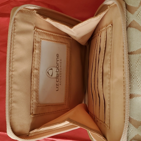 Liz Claiborne  Canvas Crossbody Bag - Picture 7 of 8